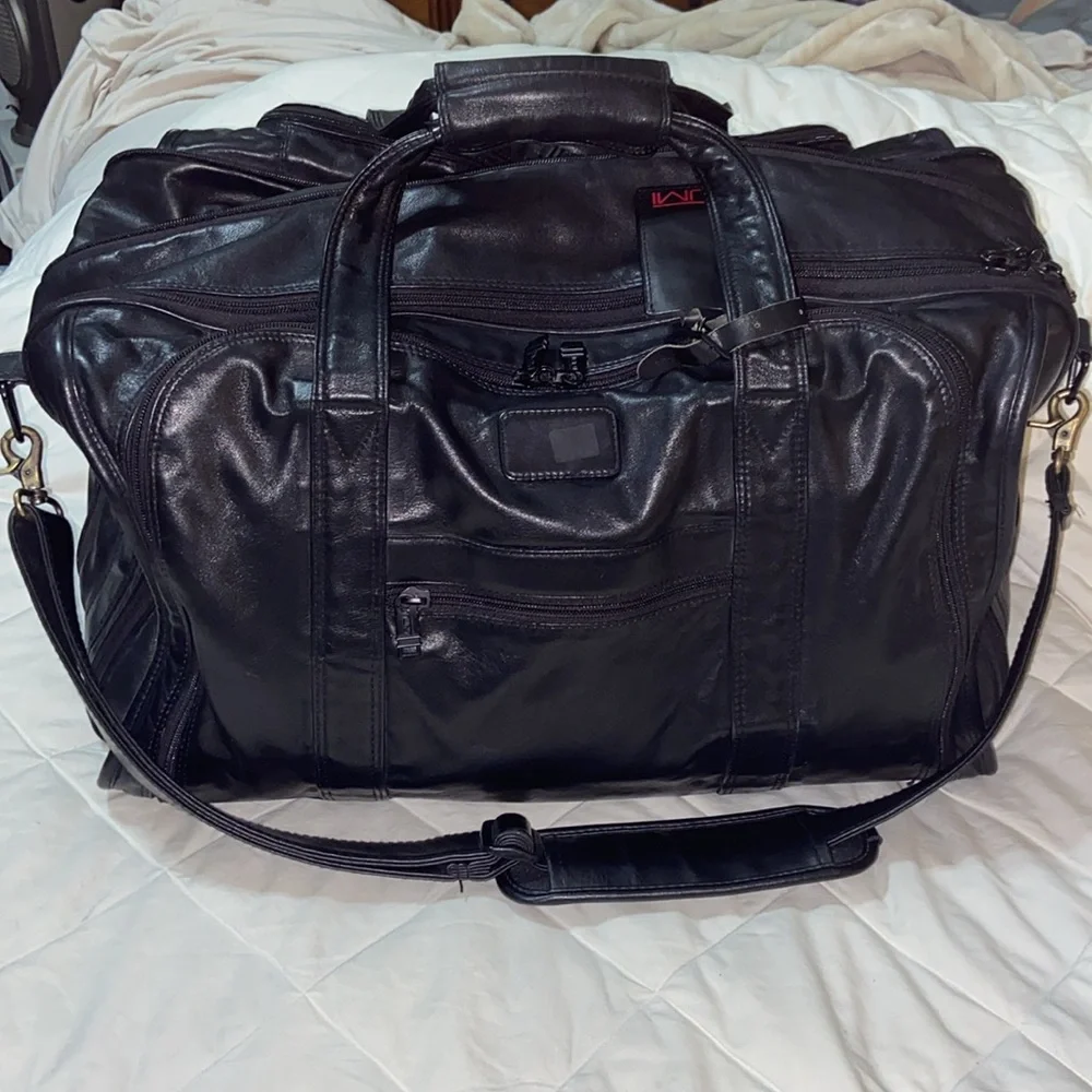 Vintage RARE TUMI Alpha Leather Duffle Bag Expandable XL Weekender Classic